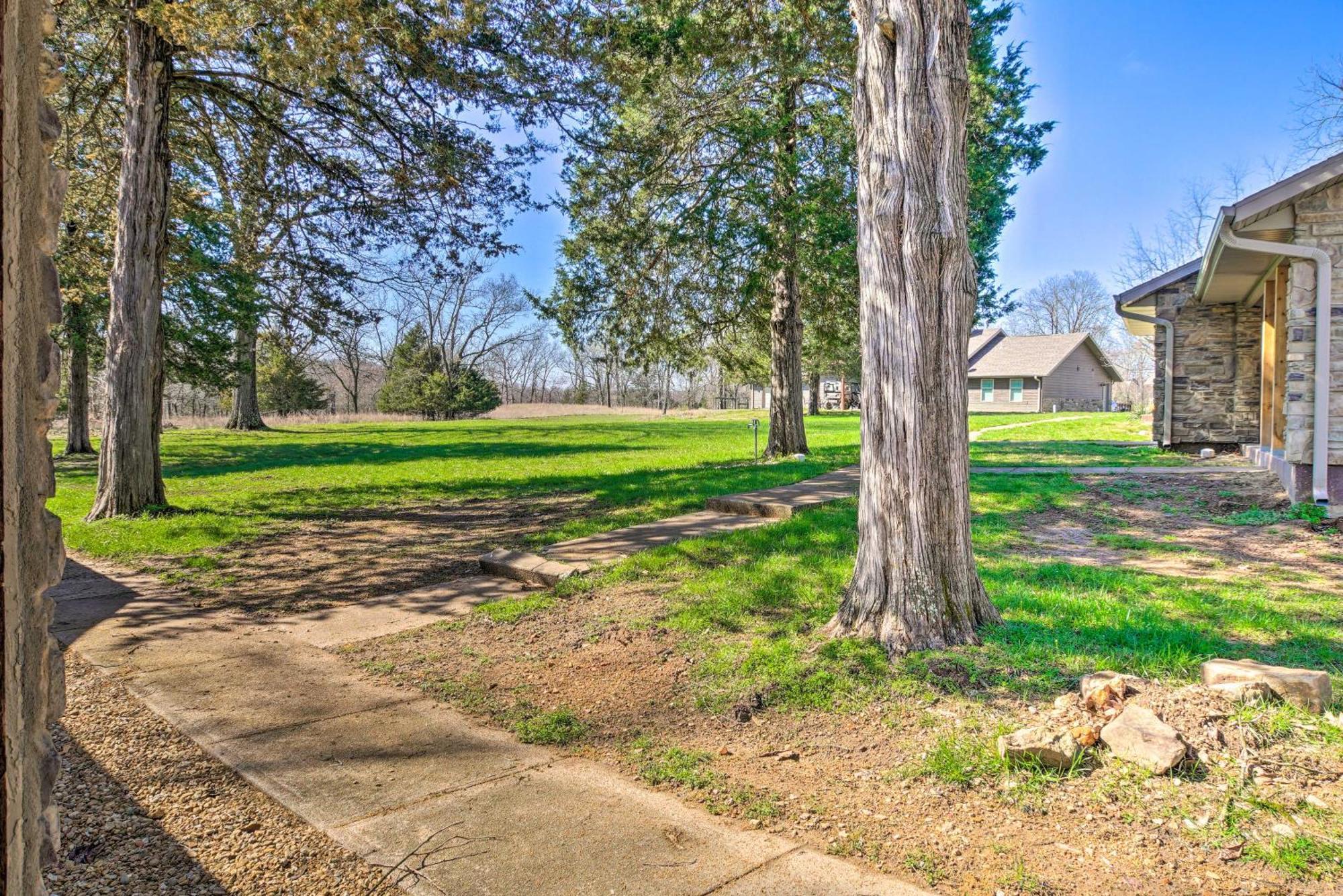 The Cozy Cottage With Lake Taneycomo Access! Branson Exterior foto